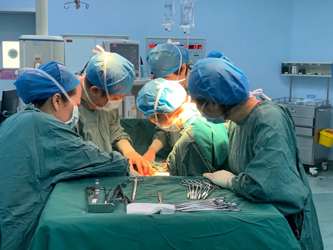 沈医附属中心医院产科团队为一名中央性前置胎盘产妇顺利分娩
